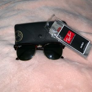 Ray-Ban Sunglasses: Clubmaster